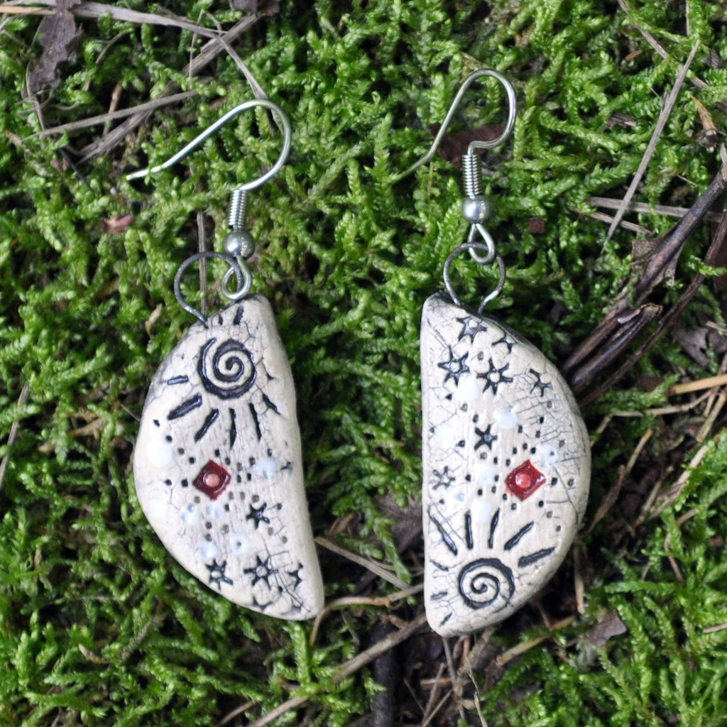 Earrings, Half round sun and stars, vert, USA, fired pottery