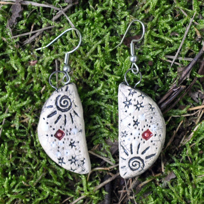 Earrings, Half round sun and stars, vert, USA, fired pottery