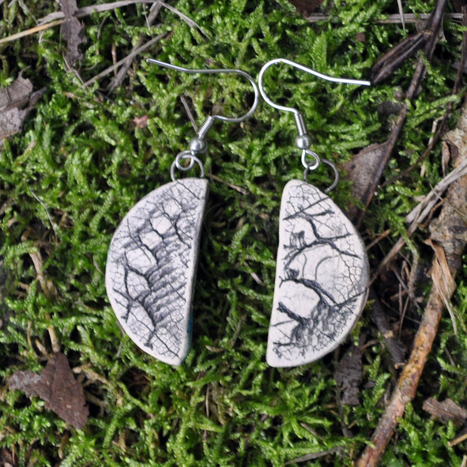 Earrings, Half round sun and stars, vert, USA, fired pottery